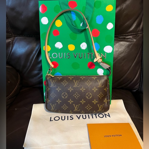 Pochette accessoire monogram - Picture 3 of 7